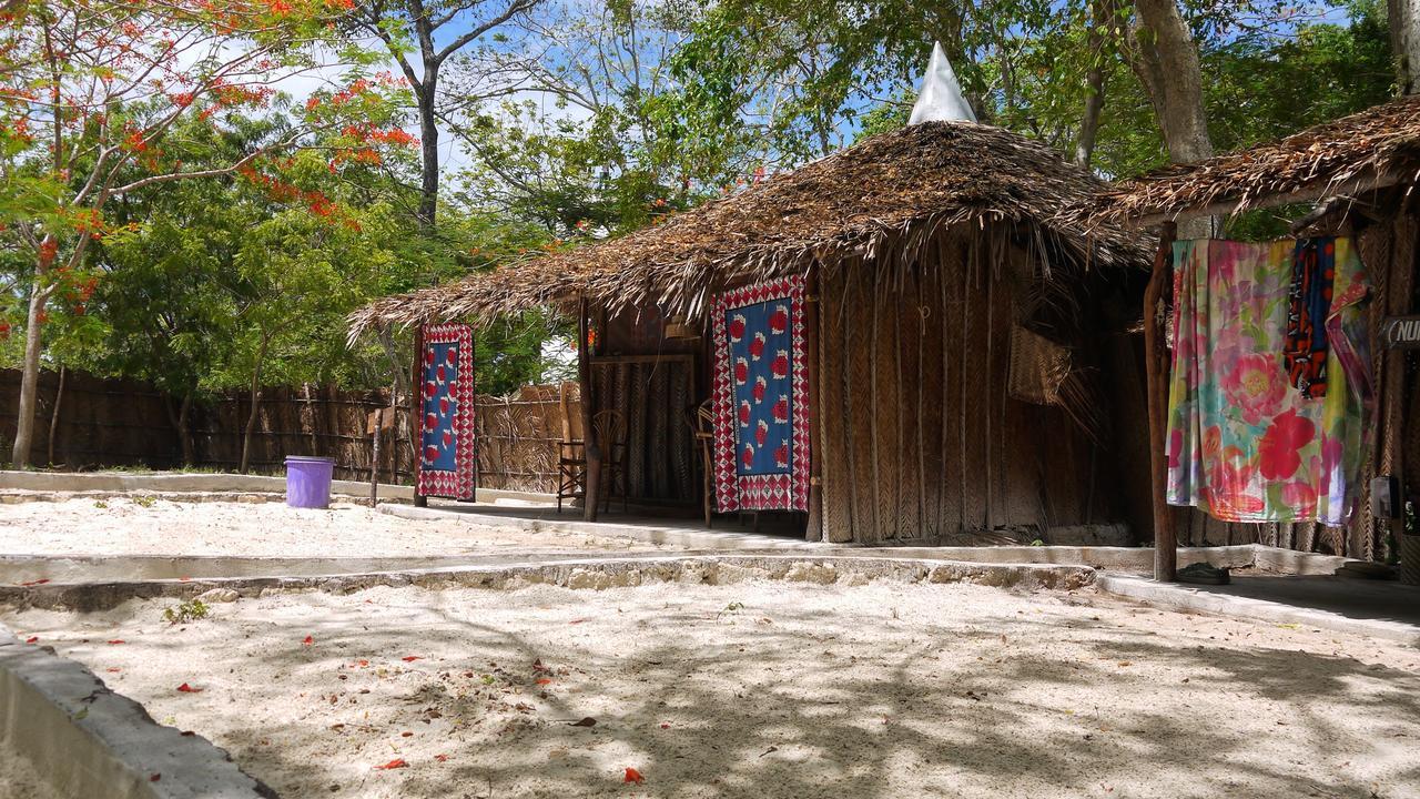 Soul Breeze Backpackers Diani Hostel Diani Beach Ngoại thất bức ảnh