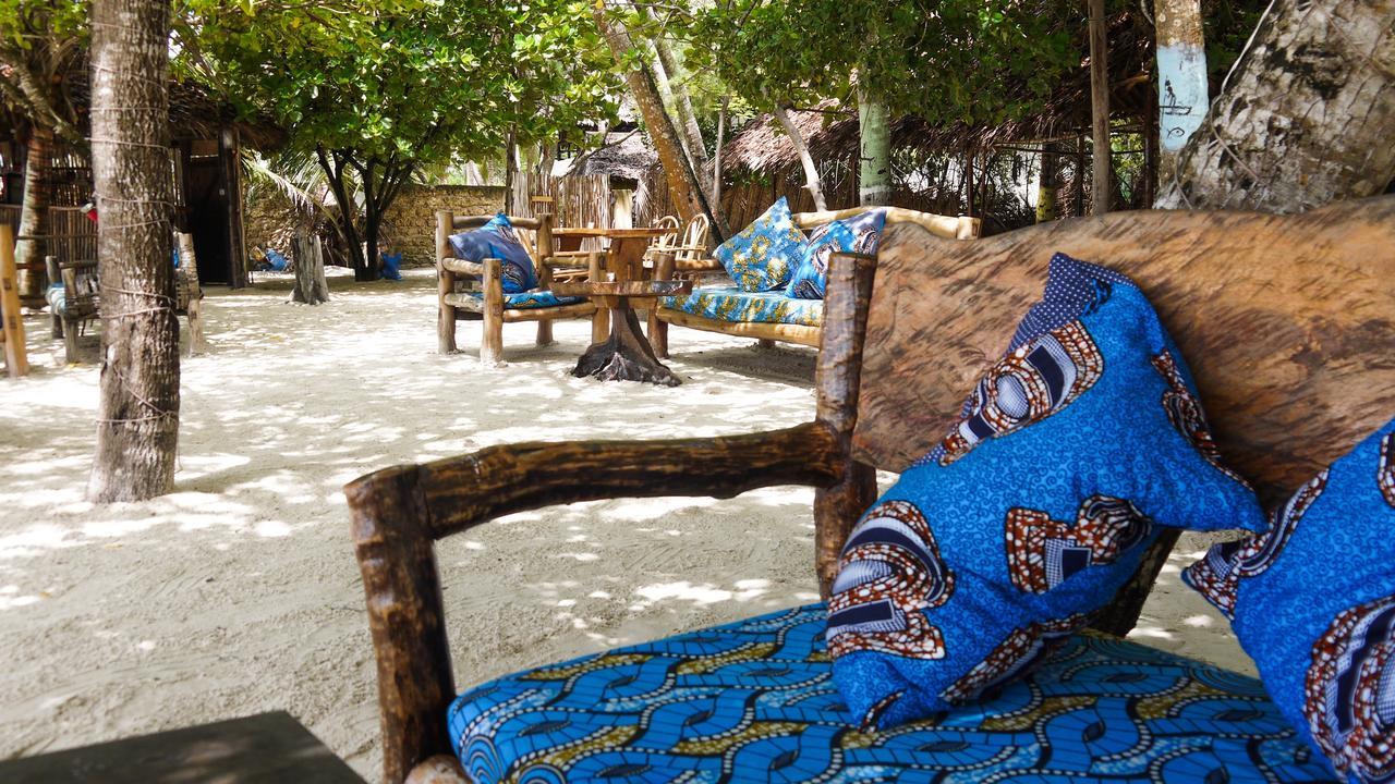 Soul Breeze Backpackers Diani Hostel Diani Beach Ngoại thất bức ảnh