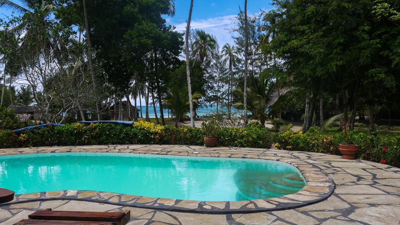 Soul Breeze Backpackers Diani Hostel Diani Beach Ngoại thất bức ảnh