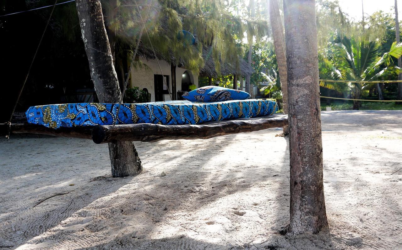 Soul Breeze Backpackers Diani Hostel Diani Beach Ngoại thất bức ảnh