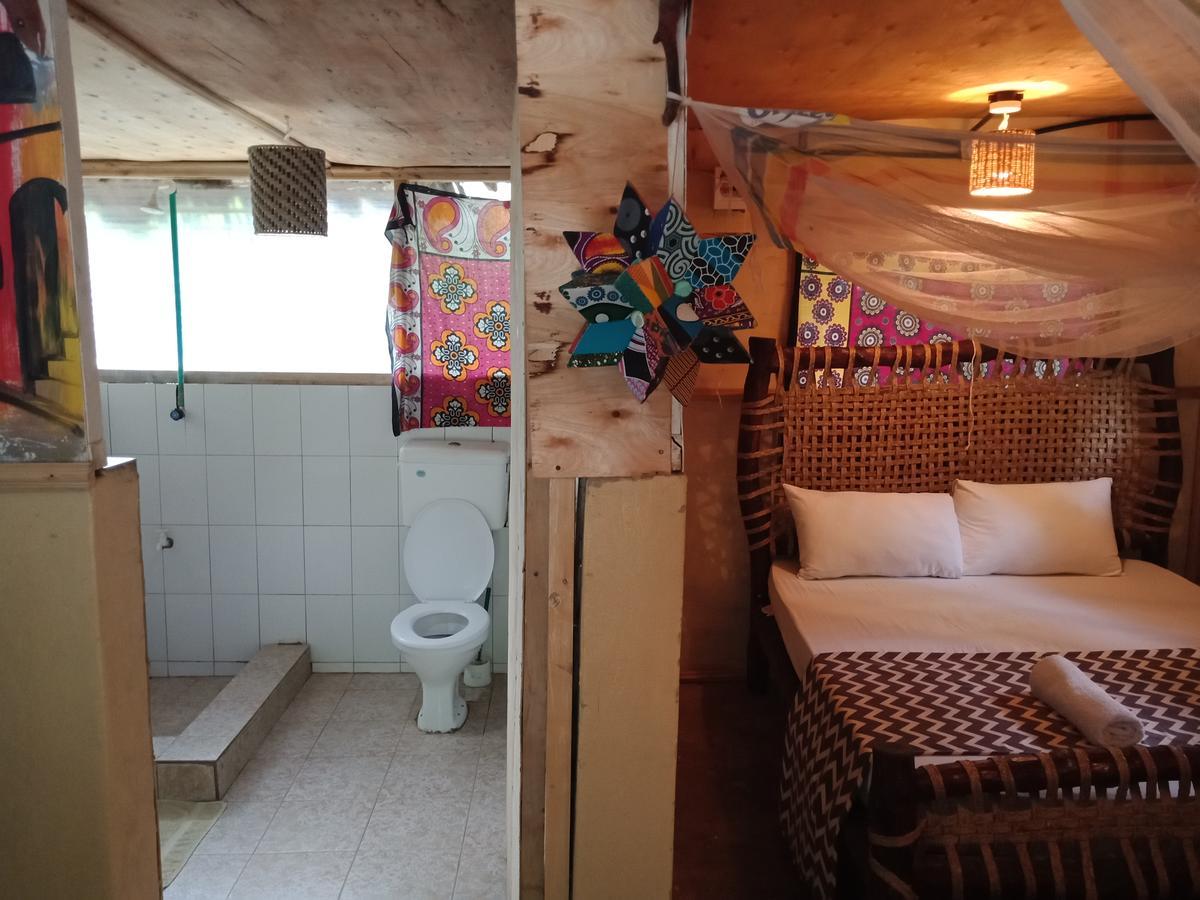 Soul Breeze Backpackers Diani Hostel Diani Beach Ngoại thất bức ảnh