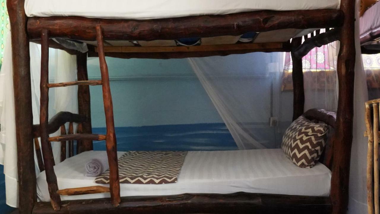 Soul Breeze Backpackers Diani Hostel Diani Beach Ngoại thất bức ảnh